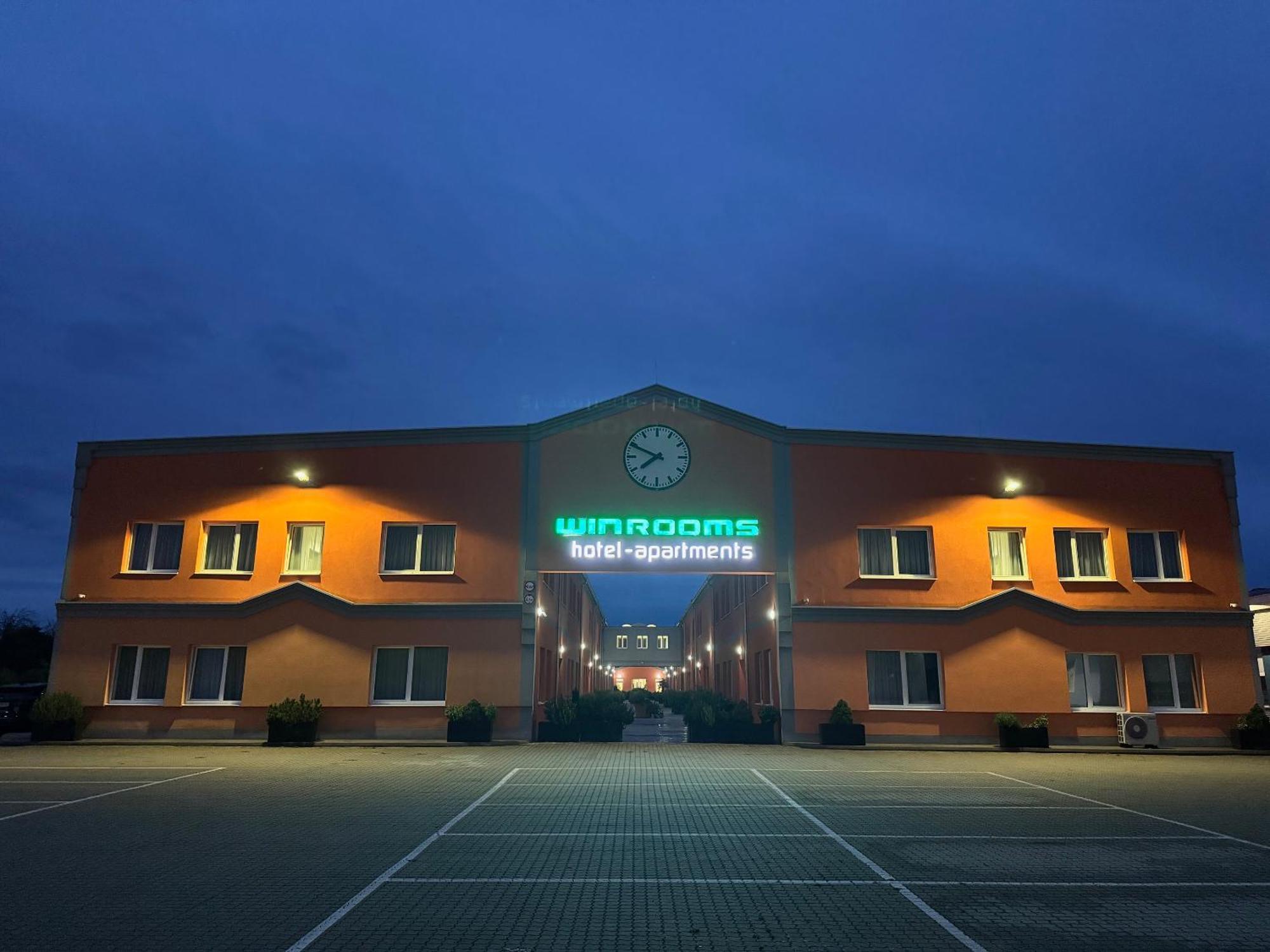 Winrooms "Hotel&Appartement" วีเนอร์นอยชตัดท์ ภายนอก รูปภาพ