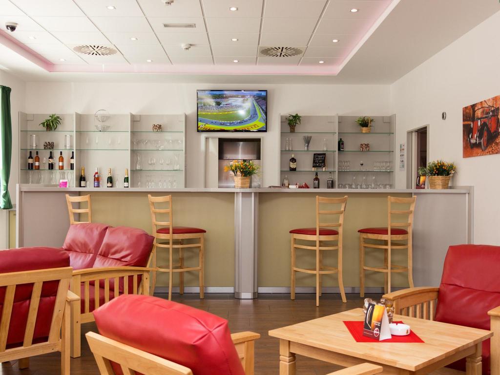 Winrooms "Hotel&Appartement" วีเนอร์นอยชตัดท์ ภายนอก รูปภาพ