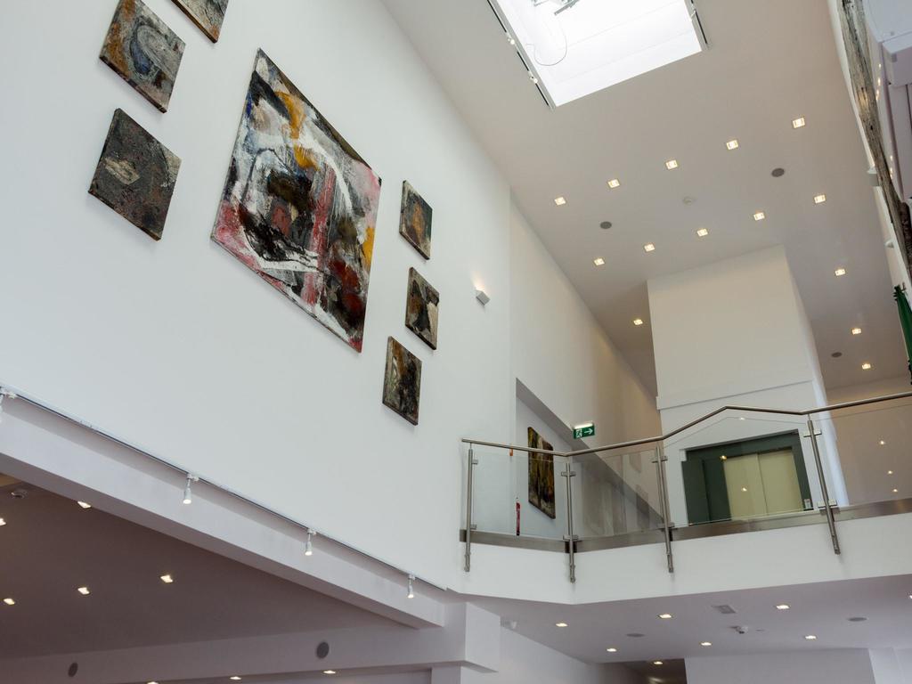 Winrooms "Hotel&Appartement" วีเนอร์นอยชตัดท์ ภายนอก รูปภาพ