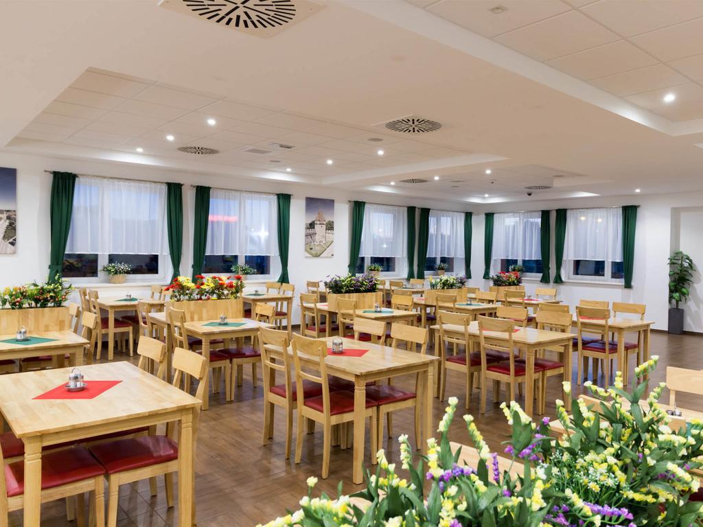 Winrooms "Hotel&Appartement" วีเนอร์นอยชตัดท์ ภายนอก รูปภาพ