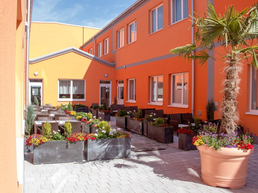 Winrooms "Hotel&Appartement" วีเนอร์นอยชตัดท์ ภายนอก รูปภาพ
