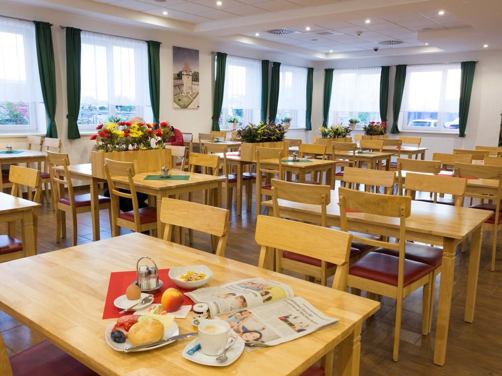 Winrooms "Hotel&Appartement" วีเนอร์นอยชตัดท์ ภายนอก รูปภาพ